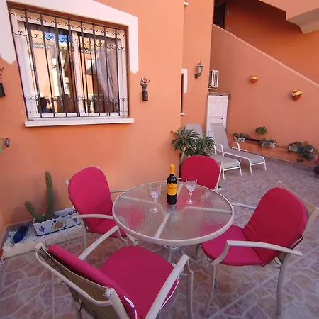 La Casa Roja Apartment